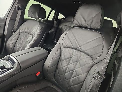 New 2026 BMW X6 xDrive40i w/ Climate Comfort Package image 11