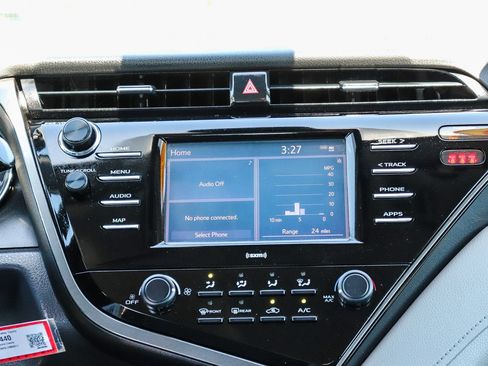 Used 2020 Toyota Camry LE FWD image 17