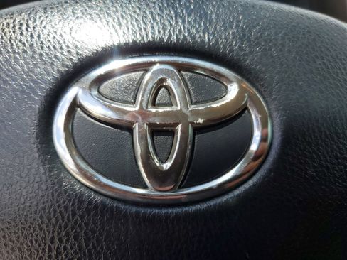 Used 2015 Toyota RAV4 LE FWD image 35