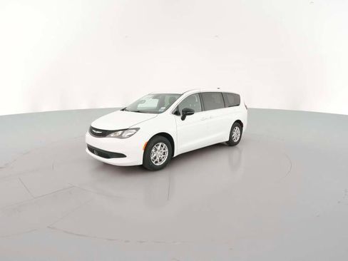 New 2026 Chrysler Voyager LX image 4