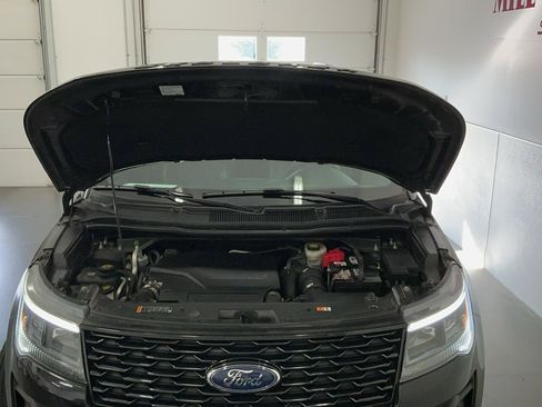 Used 2018 Ford Explorer Sport w/ Equipment Group 401A AWD/4WD image 30