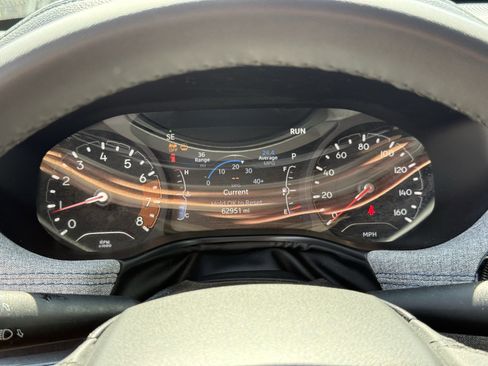 Used 2024 Jeep Compass Latitude image 18