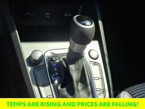 Certified 2022 Hyundai Kona SE w/ Cargo Package image 15