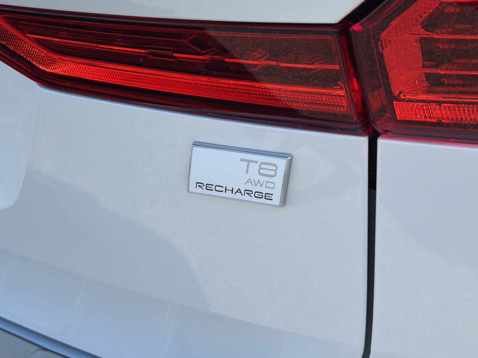Certified 2023 Volvo XC60 T8 Ultimate w/ Climate Package AWD/4WD image 28