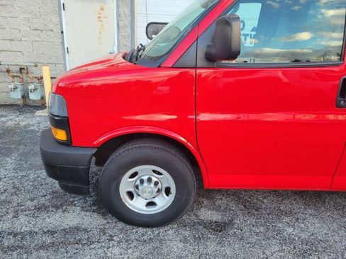 Used 2020 Chevrolet Express 3500 Extended w/ Driver Convenience Package image 6