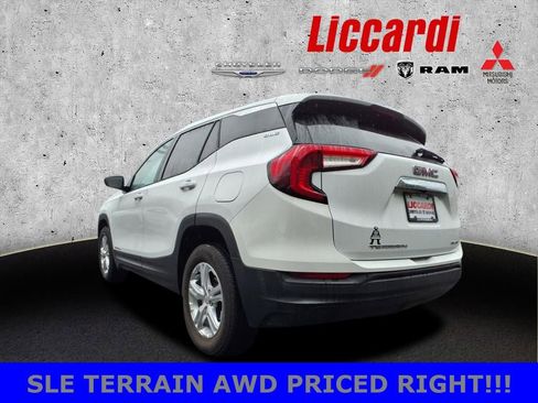 Used 2022 GMC Terrain SLE image 4