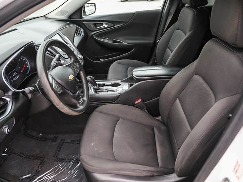 Used 2018 Chevrolet Malibu LT FWD image 17