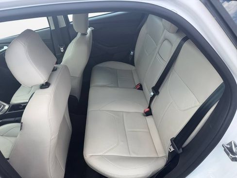 Used 2015 Ford Focus Titanium FWD image 13