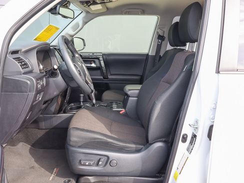 Used 2024 Toyota 4Runner TRD Off-Road image 7