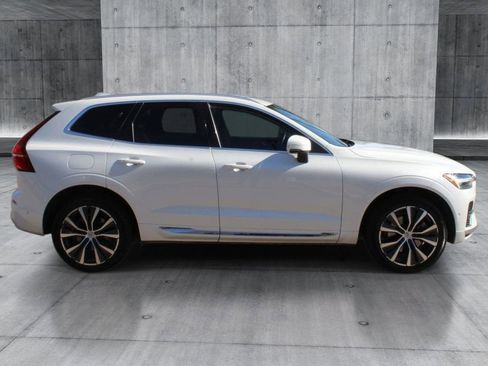 Used 2022 Volvo XC60 T8 Inscription Expression w/ Advanced Package AWD/4WD image 6
