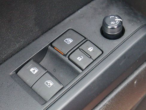 Used 2021 Toyota Tacoma SR AWD/4WD image 14