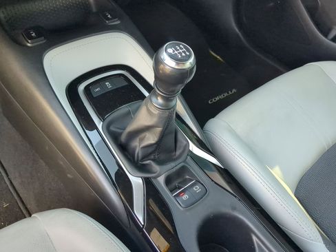 Used 2022 Toyota Corolla XSE image 19