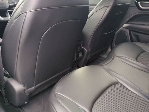 New 2026 Jeep Compass Latitude image 17