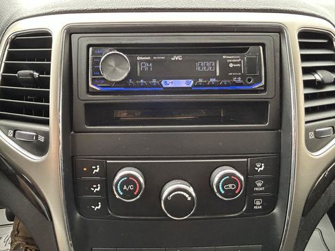 Used 2011 Jeep Grand Cherokee Laredo AWD/4WD image 22