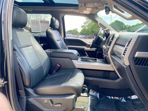 Used 2017 Ford F250 Lariat w/ Lariat Ultimate Package AWD/4WD image 24