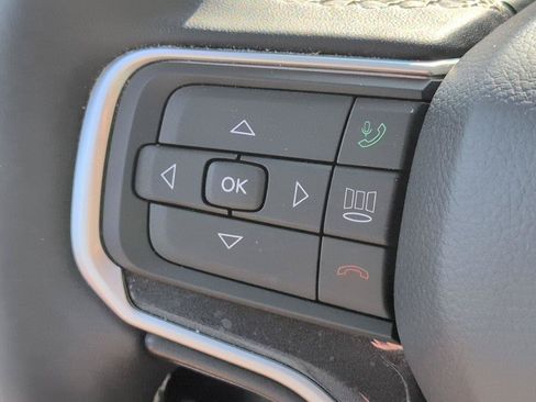 Used 2023 Jeep Wagoneer 4WD w/ Premium Group I image 31
