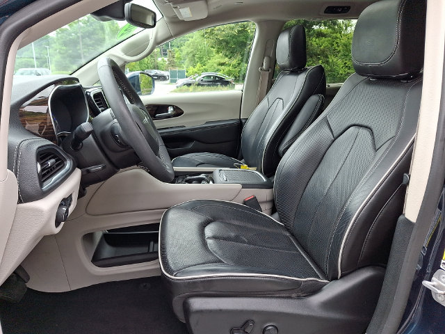 Used 2022 Chrysler Pacifica Limited AWD/4WD image 14