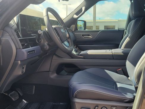 New 2026 INFINITI QX80 4WD w/ Sport Exterior Package image 18