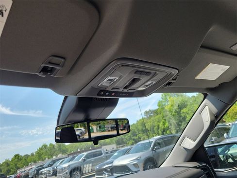 New 2025 GMC Sierra 1500 SLE w/ Preferred Package image 26