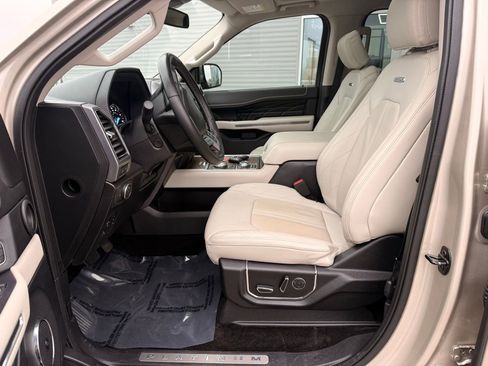 Used 2018 Ford Expedition Platinum image 18