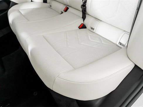 Used 2025 BMW i5 xDrive40 w/ M Sport Package image 60