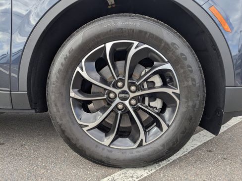 Used 2024 Lincoln Nautilus Premier image 10