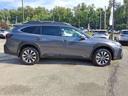 Used 2024 Subaru Outback Touring AWD/4WD image 7