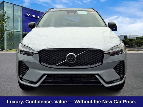 Used 2026 Volvo XC60 B5 Plus w/ Protection Package Premier AWD/4WD image 2