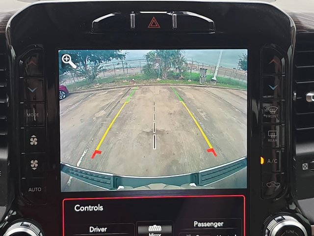 Used 2020 RAM 1500 Laramie RWD image 13