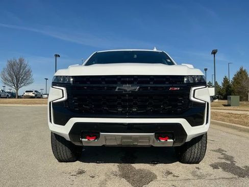 Used 2024 Chevrolet Suburban Z71 w/ Off-Road Capability Package image 8