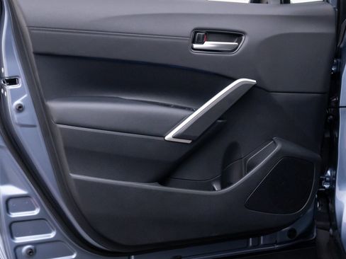 Used 2026 Toyota Corolla Cross XLE image 12