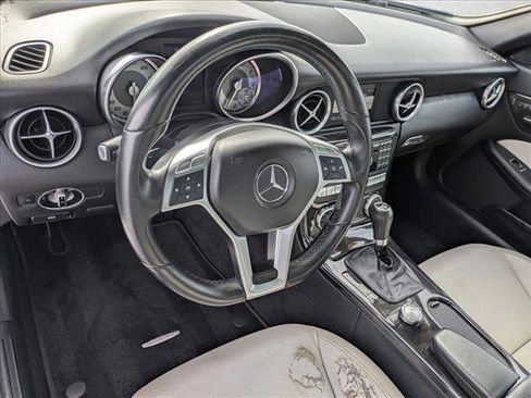 Used 2015 Mercedes-Benz SLK 250 image 10