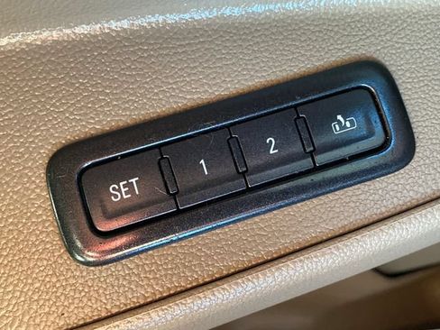 Used 2015 GMC Yukon SLT w/ HD Trailering Package AWD/4WD image 30