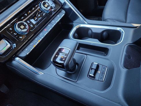 Used 2024 GMC Sierra 1500 Denali w/ Technology Package image 25