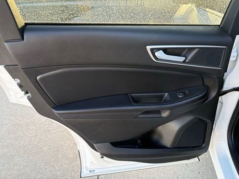 Used 2024 Ford Edge SEL w/ Convenience Package image 17