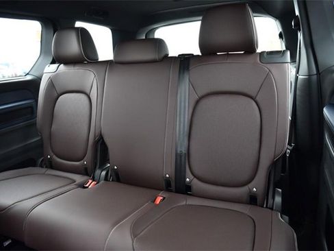 New 2025 Volkswagen ID. Buzz Pro S image 21