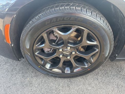Used 2019 Chrysler 300 S AWD/4WD image 10