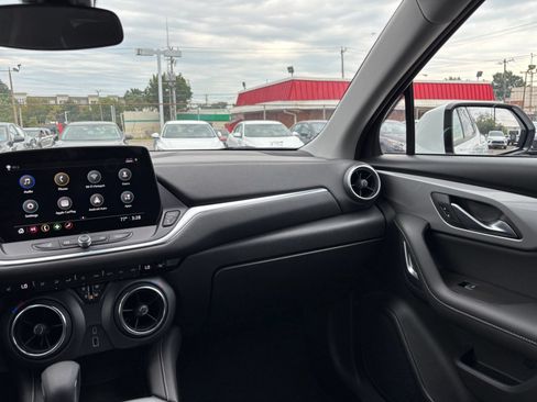 Used 2025 Chevrolet Blazer LT FWD image 35