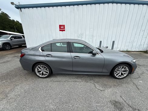 Used 2025 BMW 330i Sedan w/ Convenience Package RWD image 9