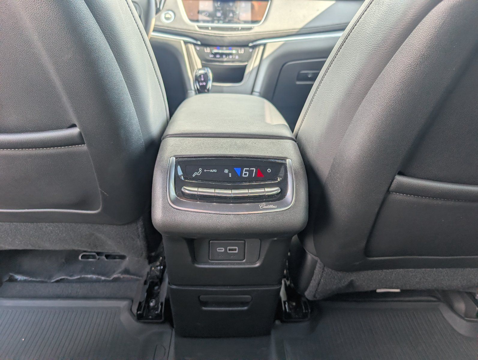 Certified 2024 Cadillac XT6 Luxury w/ LPO, Floor Liner Package AWD/4WD image 31