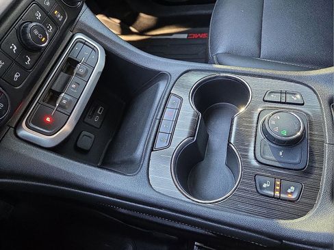 Used 2021 GMC Acadia SLT w/ LPO, Floor Liner Package image 25