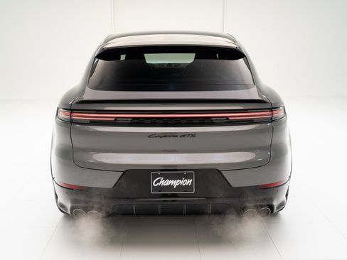 Used 2025 Porsche Cayenne GTS image 10