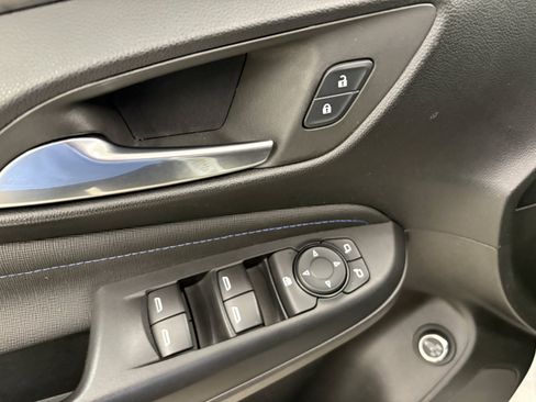Used 2024 Buick Envista Sport Touring w/ Convenience I Package FWD image 23