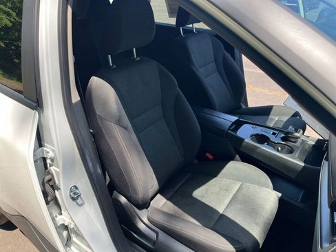Used 2025 Nissan Rogue SV FWD image 38