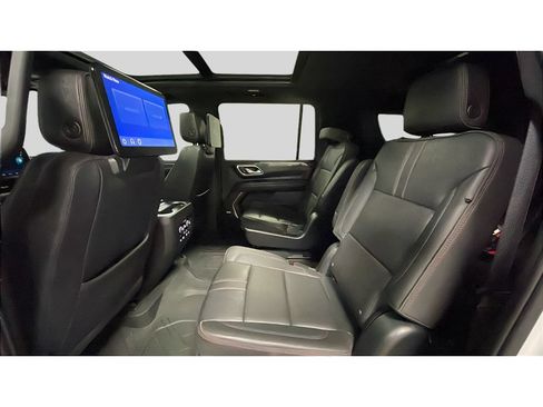 Used 2023 Chevrolet Suburban RST w/ Luxury Package AWD/4WD image 16