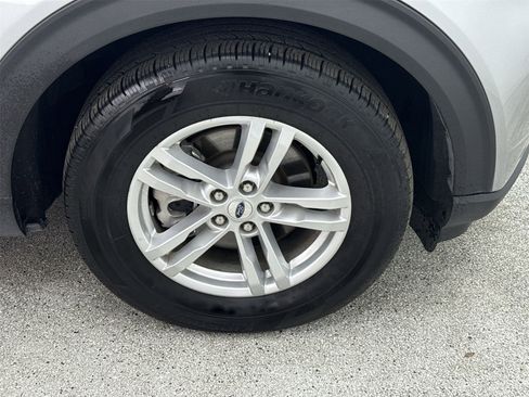 Used 2023 Ford Explorer XLT w/ Class IV Trailer Tow Package image 43