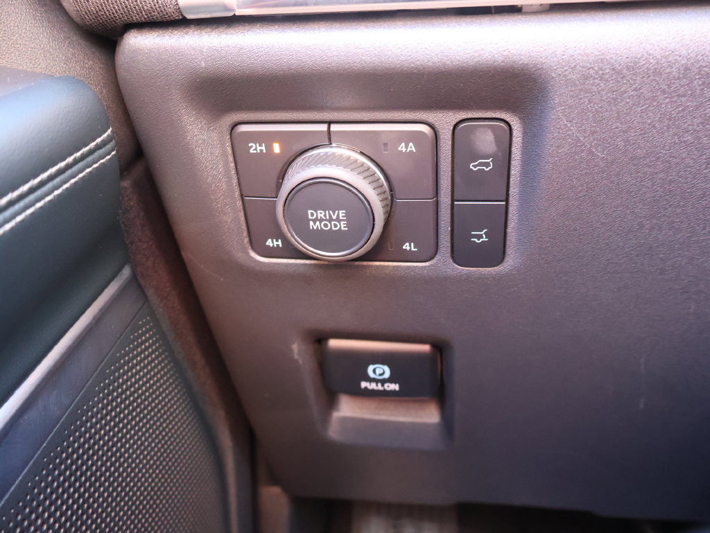 Used 2025 Ford Expedition Platinum AWD/4WD image 36