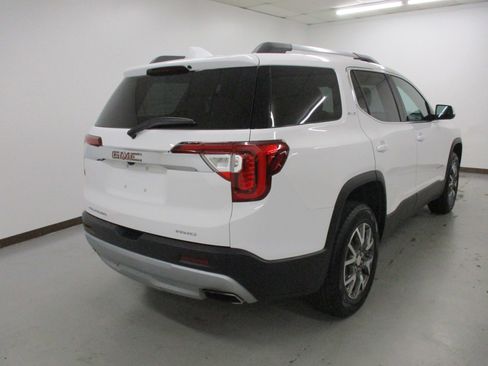 Certified 2023 GMC Acadia SLE w/ Driver Convenience Package image 8