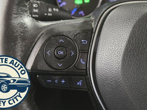 Used 2020 Toyota RAV4 XLE image 11