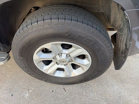 Used 2018 Toyota 4Runner SR5 Premium image 12